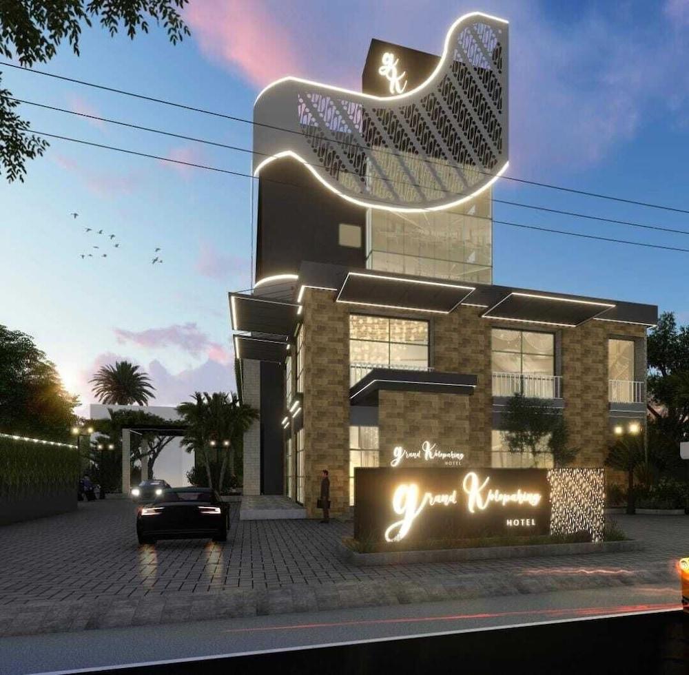 Grand Kolopaking Hotel Kebumen Dış mekan fotoğraf