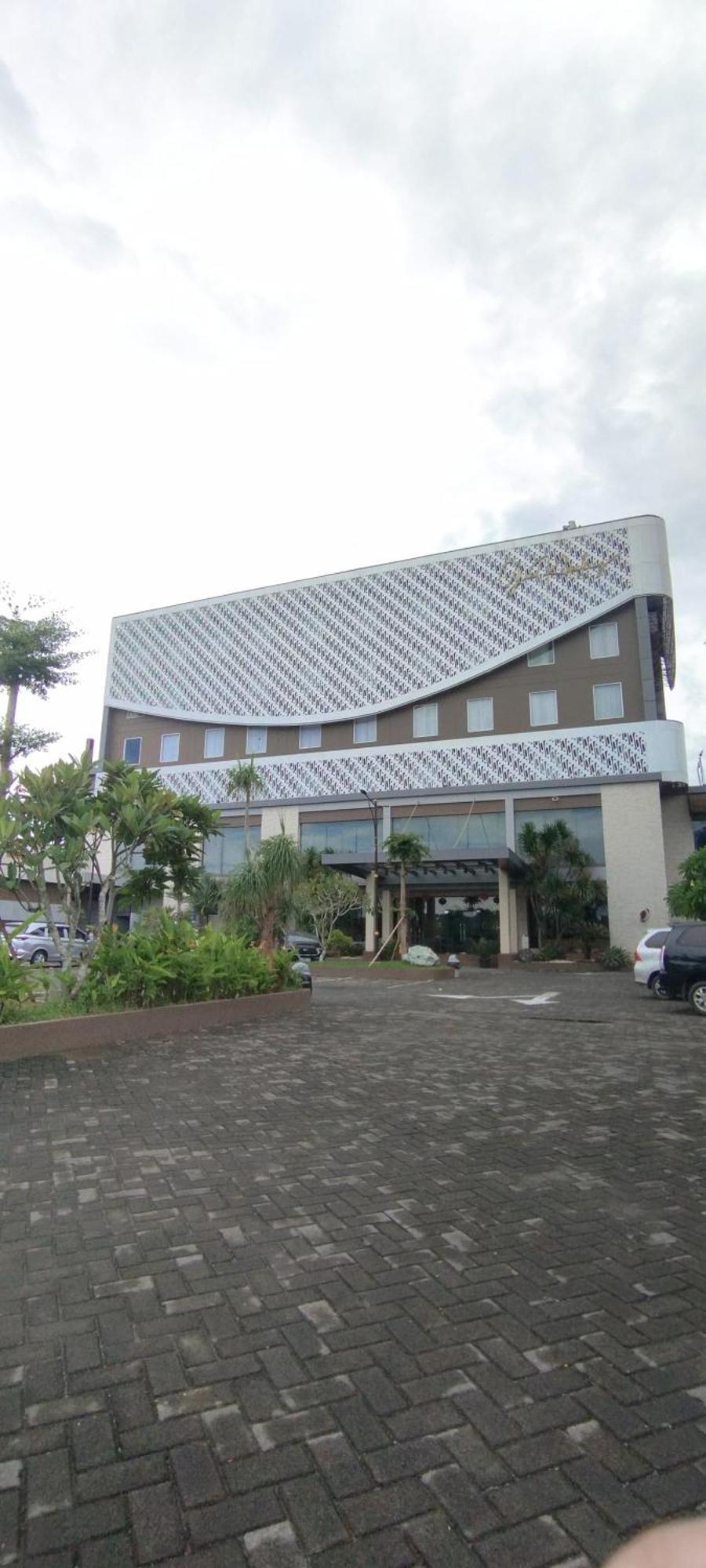 Grand Kolopaking Hotel Kebumen Dış mekan fotoğraf